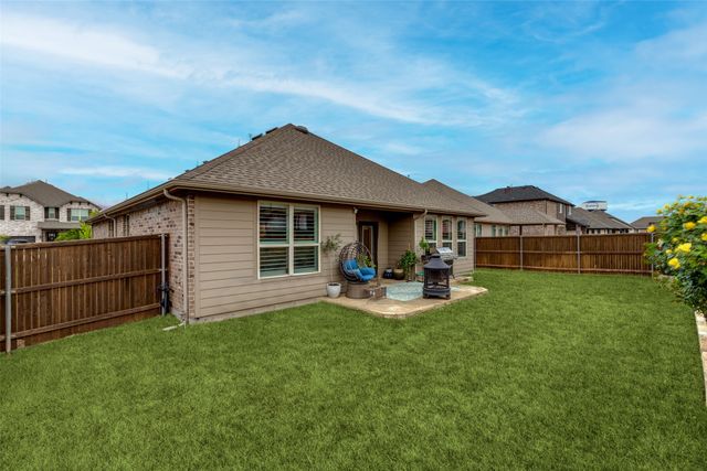 2800 Lakeside Drive, Aubrey, TX 76227