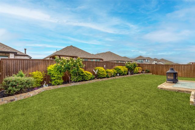2800 Lakeside Drive, Aubrey, TX 76227