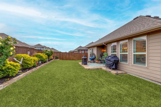 2800 Lakeside Drive, Aubrey, TX 76227