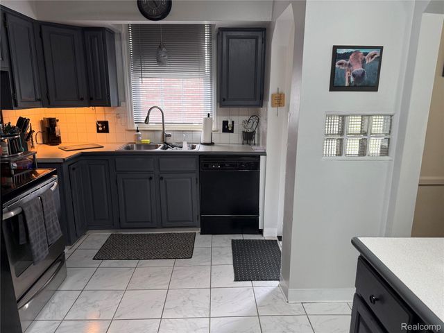 15263 Horger, Allen Park, MI 48101