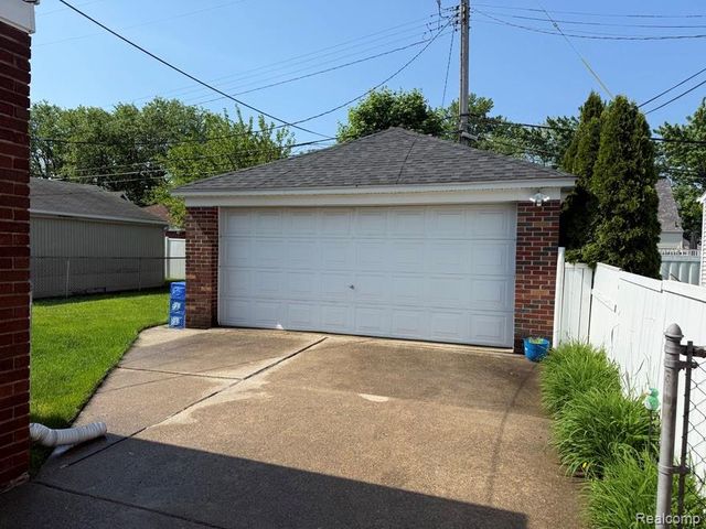 15263 Horger, Allen Park, MI 48101