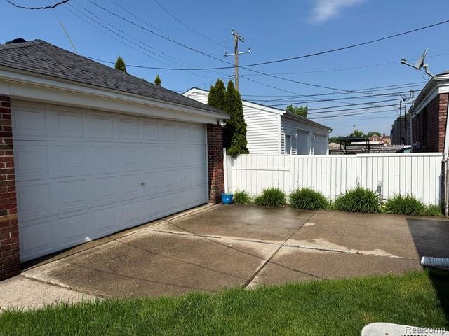 15263 Horger, Allen Park, MI 48101