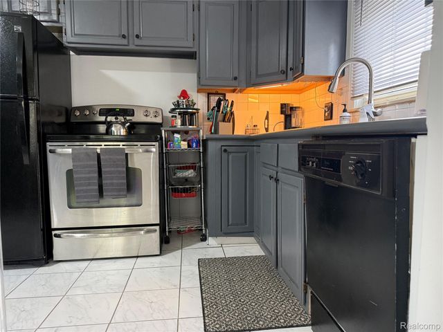 15263 Horger, Allen Park, MI 48101