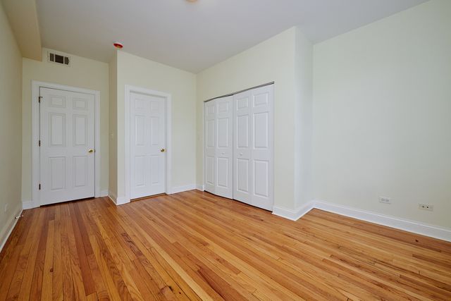 7209 N DAMEN Avenue 3, Chicago, IL 60626