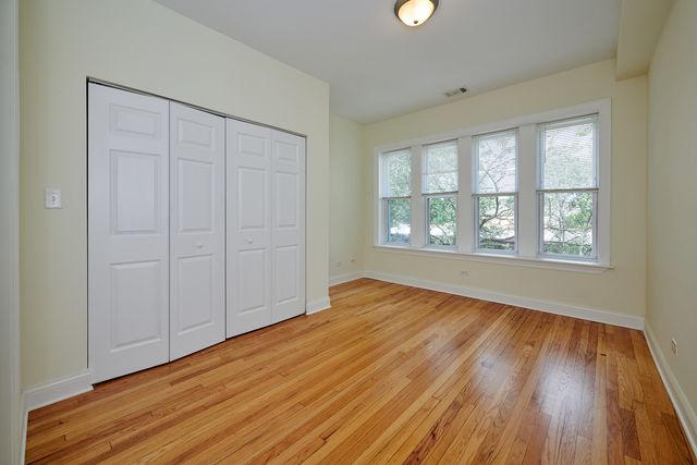 7209 N DAMEN Avenue 3, Chicago, IL 60626