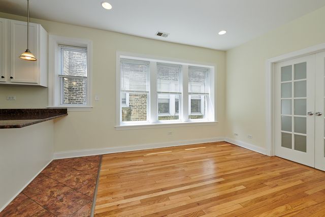 7209 N DAMEN Avenue 3, Chicago, IL 60626