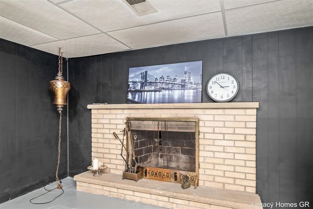 2757 Vassar Drive, Grand Rapids, MI 49506
