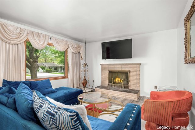 2757 Vassar Drive, Grand Rapids, MI 49506
