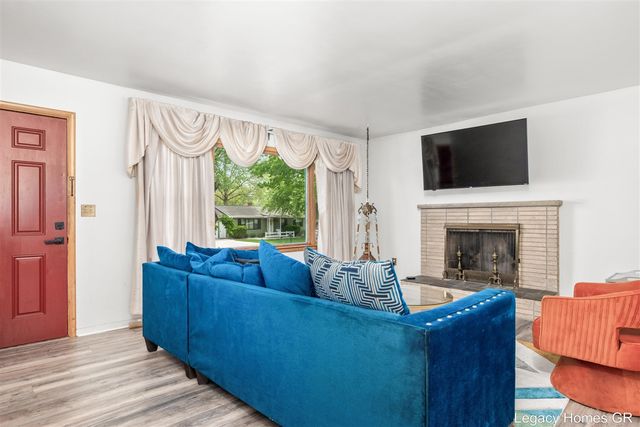 2757 Vassar Drive, Grand Rapids, MI 49506