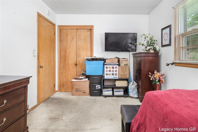 2757 Vassar Drive, Grand Rapids, MI 49506