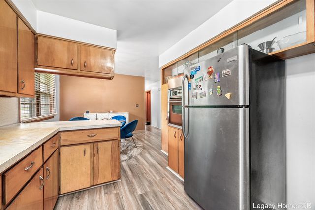 2757 Vassar Drive, Grand Rapids, MI 49506
