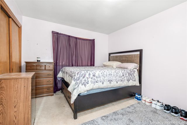 2757 Vassar Drive, Grand Rapids, MI 49506