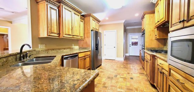 2521 Promenade Boulevard, Ocean Springs, MS 39564