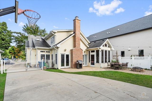 208 N Willow Road, Elmhurst, IL 60126