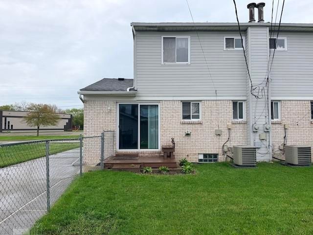 31635 Couchez Street, Saint Clair Shores, MI 48082