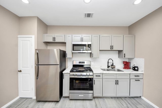 6543 Crestford Lane, Pasadena, TX 77505