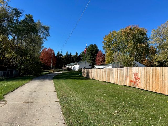 320 Williams Street, Perry, MI 48872