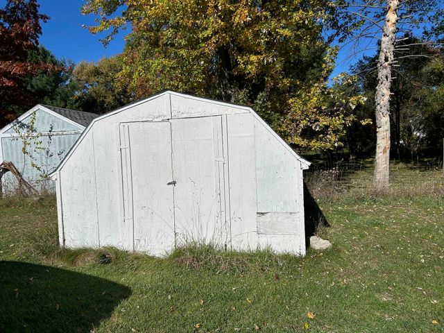 320 Williams Street, Perry, MI 48872