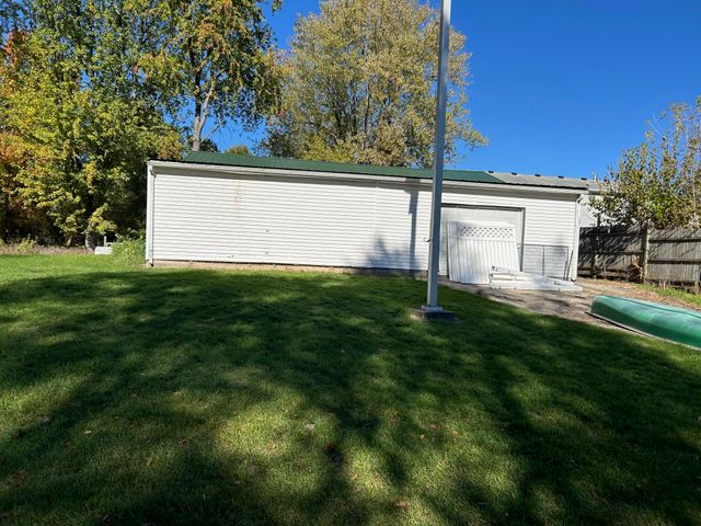 320 Williams Street, Perry, MI 48872