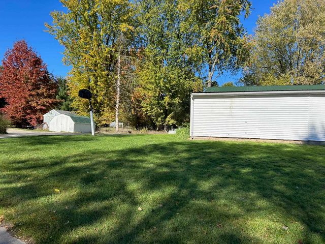 320 Williams Street, Perry, MI 48872