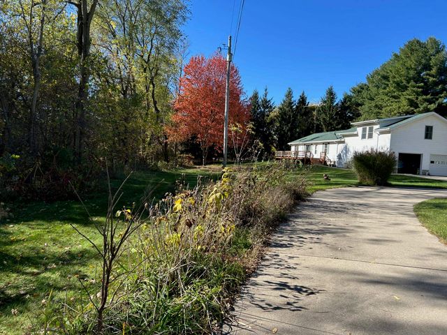 320 Williams Street, Perry, MI 48872