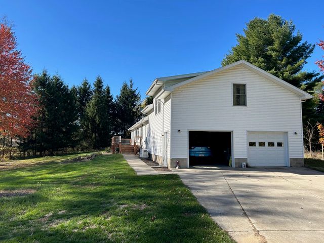 320 Williams Street, Perry, MI 48872