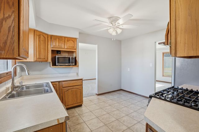 14 Helena Drive, Schererville, IN 46375