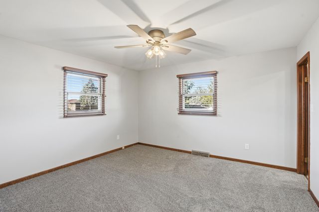 14 Helena Drive, Schererville, IN 46375