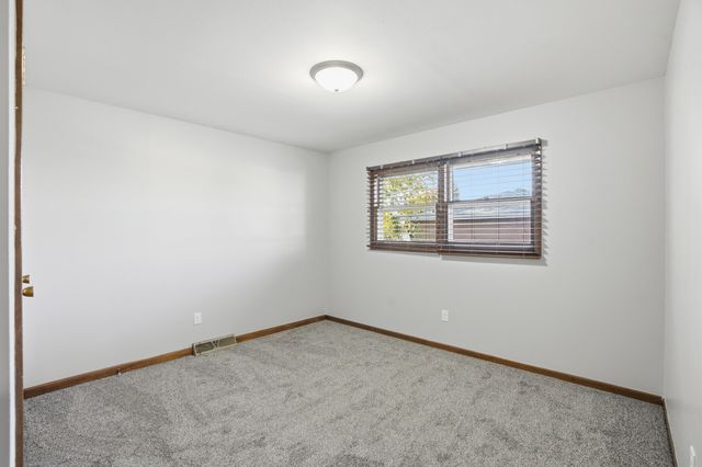 14 Helena Drive, Schererville, IN 46375