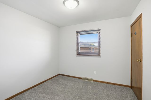 14 Helena Drive, Schererville, IN 46375