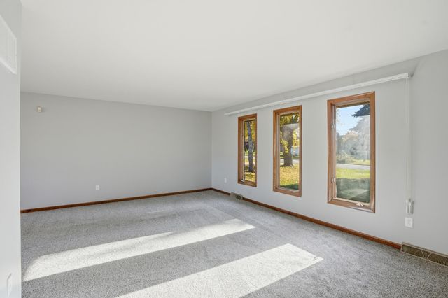 14 Helena Drive, Schererville, IN 46375