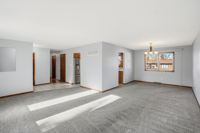 14 Helena Drive, Schererville, IN 46375