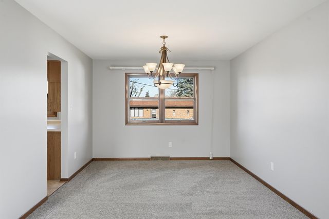 14 Helena Drive, Schererville, IN 46375