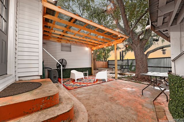 335 RAINBOW DR, San Antonio, TX 78209