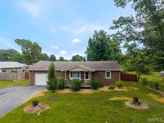 614 S Neunaber Drive, Bethalto, IL 62010