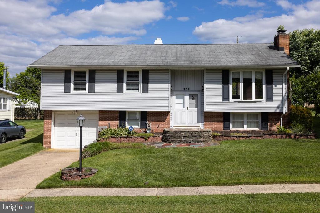 Image 1 of property listing at 709 BAYBERRY RD, Edgewood, MD 21040