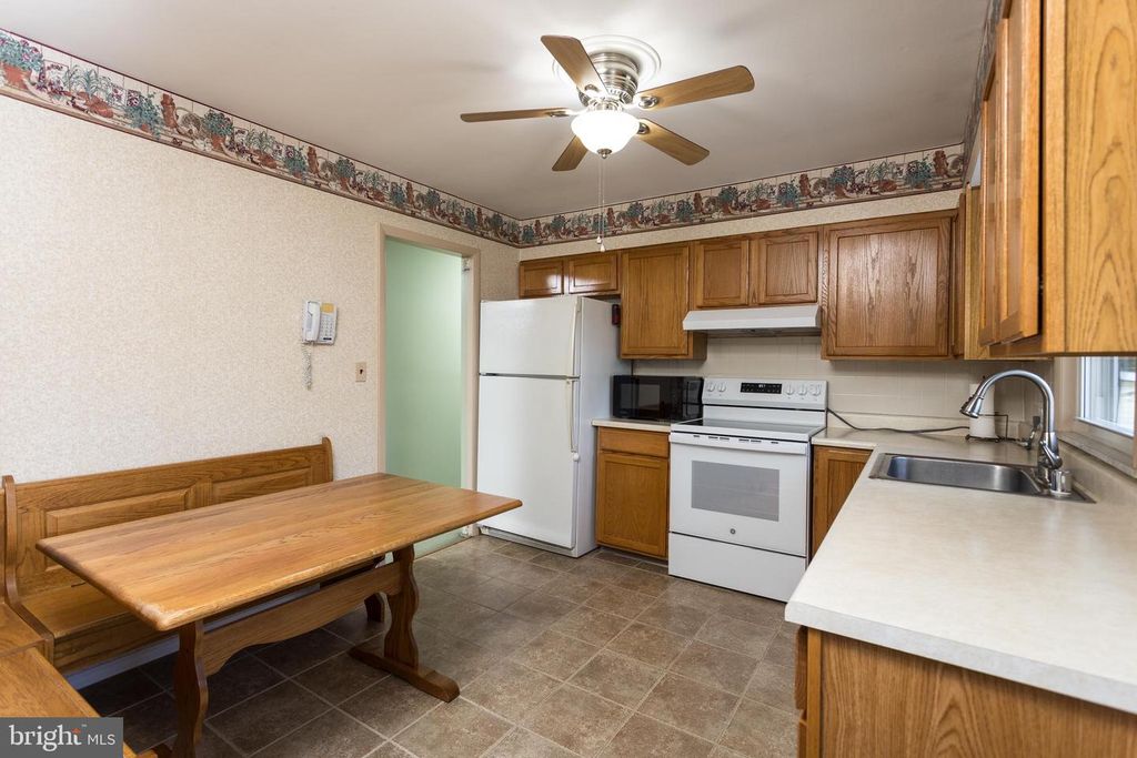 Image 10 of property listing at 709 BAYBERRY RD, Edgewood, MD 21040