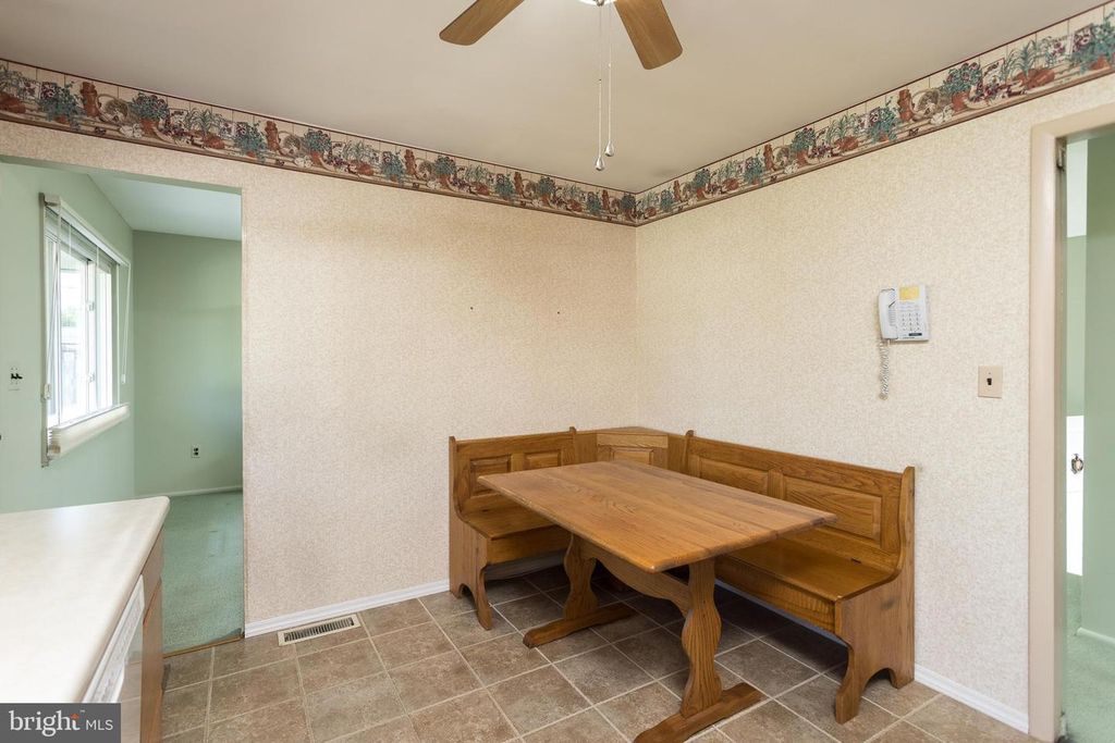Image 11 of property listing at 709 BAYBERRY RD, Edgewood, MD 21040