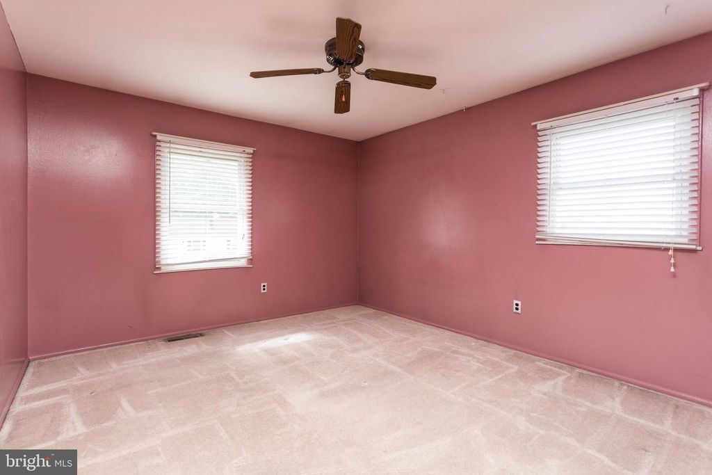 Image 14 of property listing at 709 BAYBERRY RD, Edgewood, MD 21040