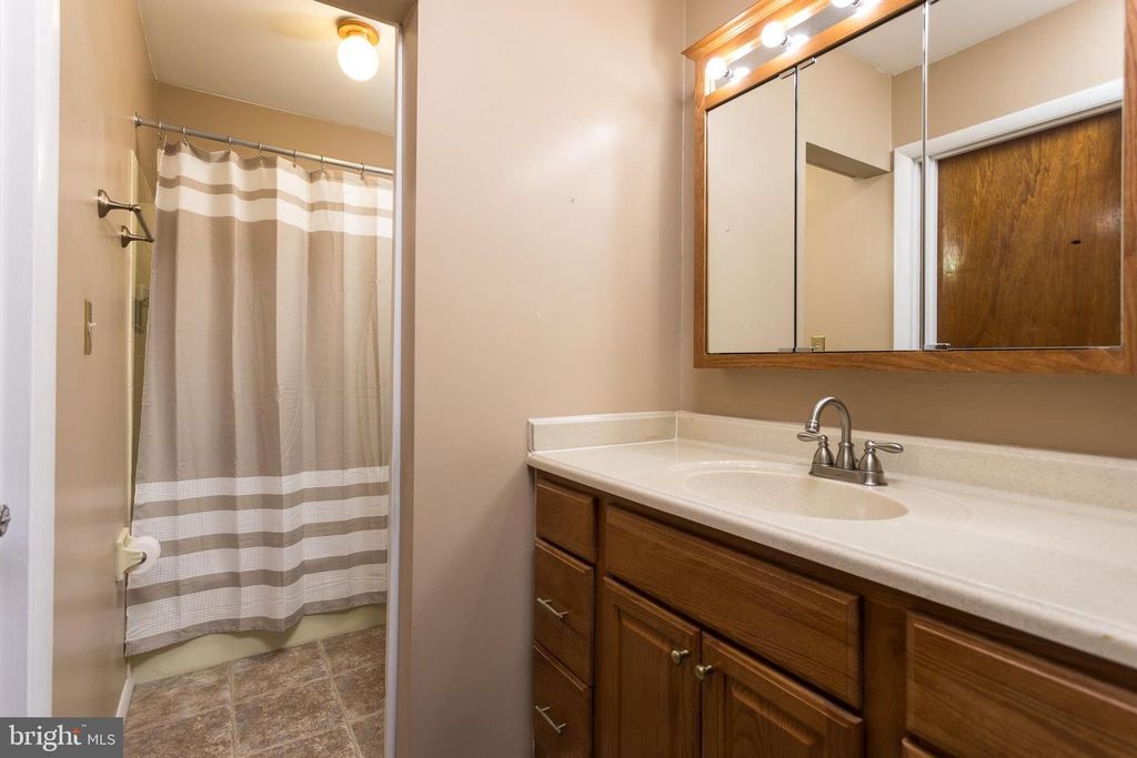 Image 18 of property listing at 709 BAYBERRY RD, Edgewood, MD 21040