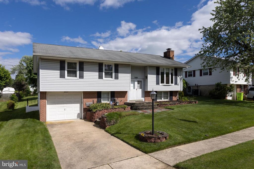 Image 2 of property listing at 709 BAYBERRY RD, Edgewood, MD 21040