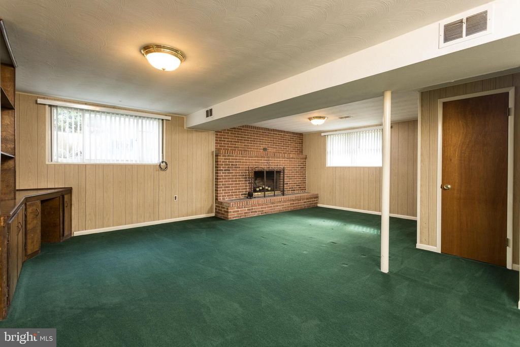 Image 20 of property listing at 709 BAYBERRY RD, Edgewood, MD 21040