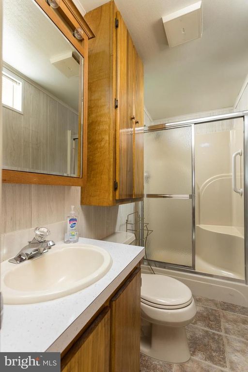 Image 24 of property listing at 709 BAYBERRY RD, Edgewood, MD 21040