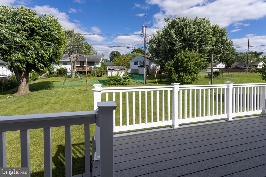 Image 25 of property listing at 709 BAYBERRY RD, Edgewood, MD 21040