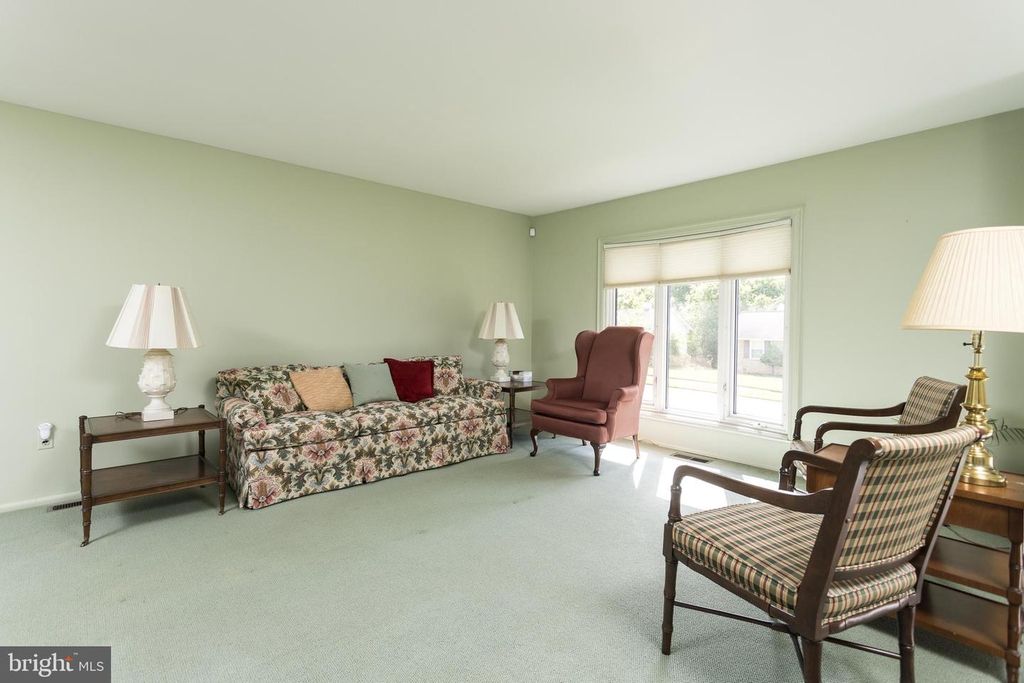 Image 4 of property listing at 709 BAYBERRY RD, Edgewood, MD 21040