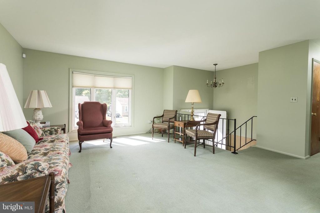 Image 5 of property listing at 709 BAYBERRY RD, Edgewood, MD 21040