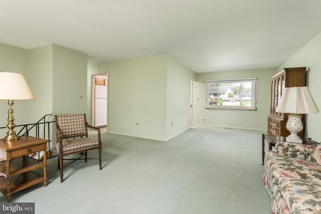 Image 6 of property listing at 709 BAYBERRY RD, Edgewood, MD 21040
