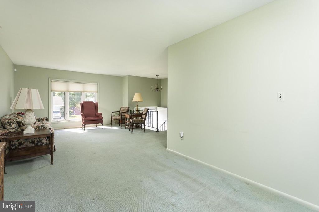Image 8 of property listing at 709 BAYBERRY RD, Edgewood, MD 21040