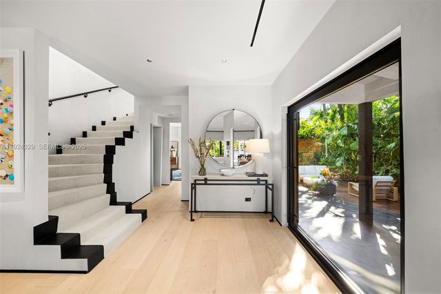 244 W San Marino Dr, Miami Beach, FL 33139