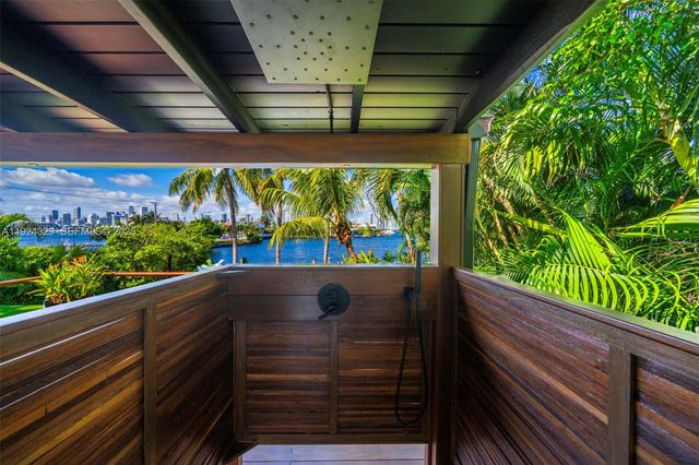 244 W San Marino Dr, Miami Beach, FL 33139